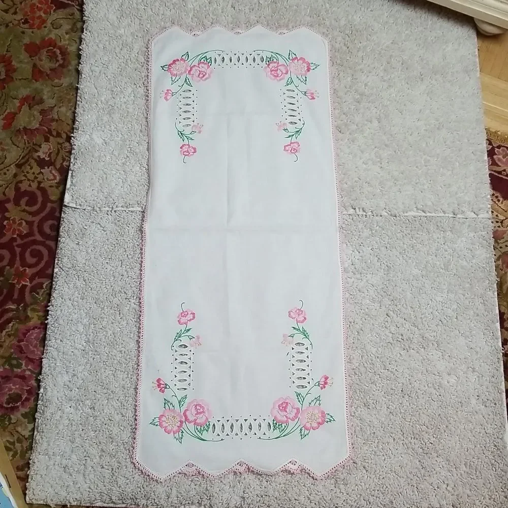 Vintage Embroidered Table Scarf Flowers